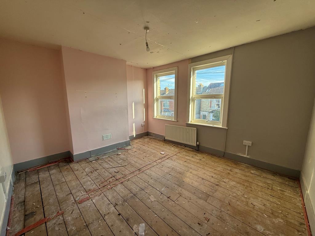 Lot: 59 - MID-TERRACE HOUSE IN NEED OF IMPROVEMENT - Bedroom one
